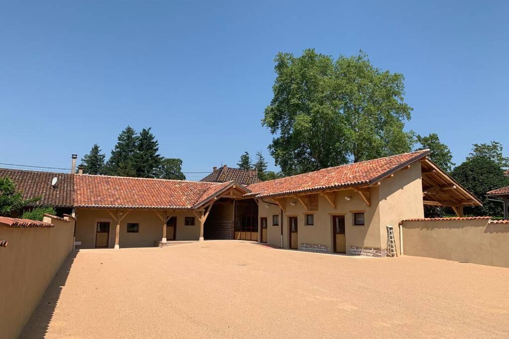 Ancien Haras Refait A Neuf A 3 Km De Vonnas Villa Luaran gambar